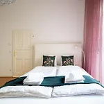 Unique 1Br Oasis Near Subway By Hm